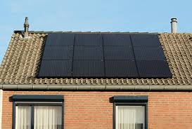 dak met zonnepanelen