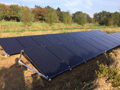 zonnepanelen veldopstelling